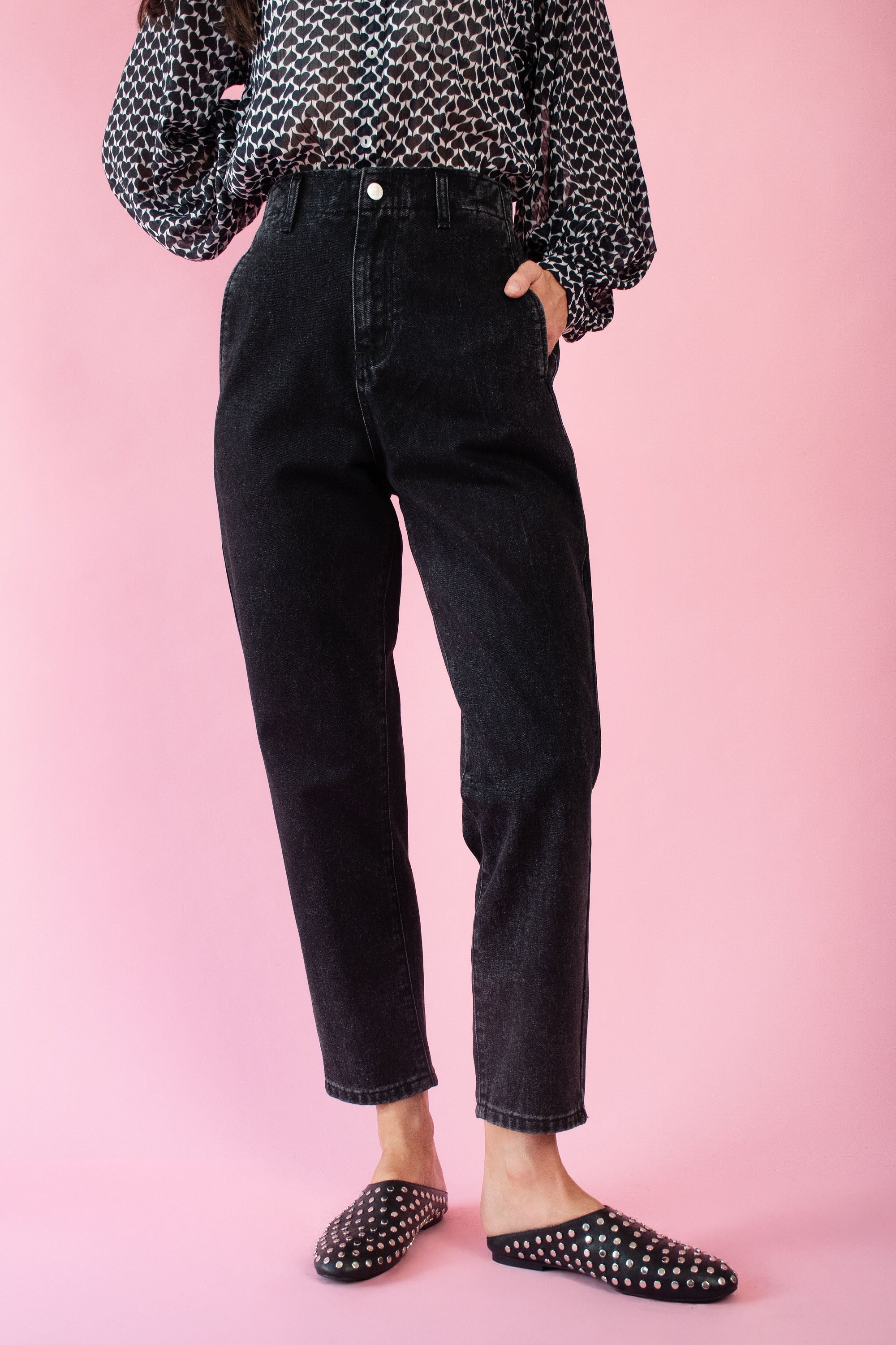 Signature Black Tapered Jeans