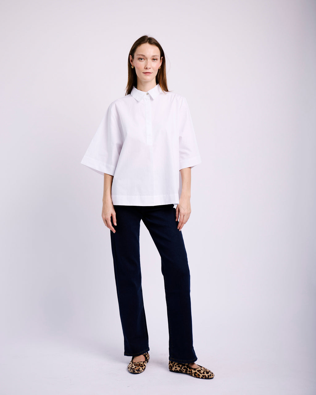 Classic Embroidery Straight Jeans