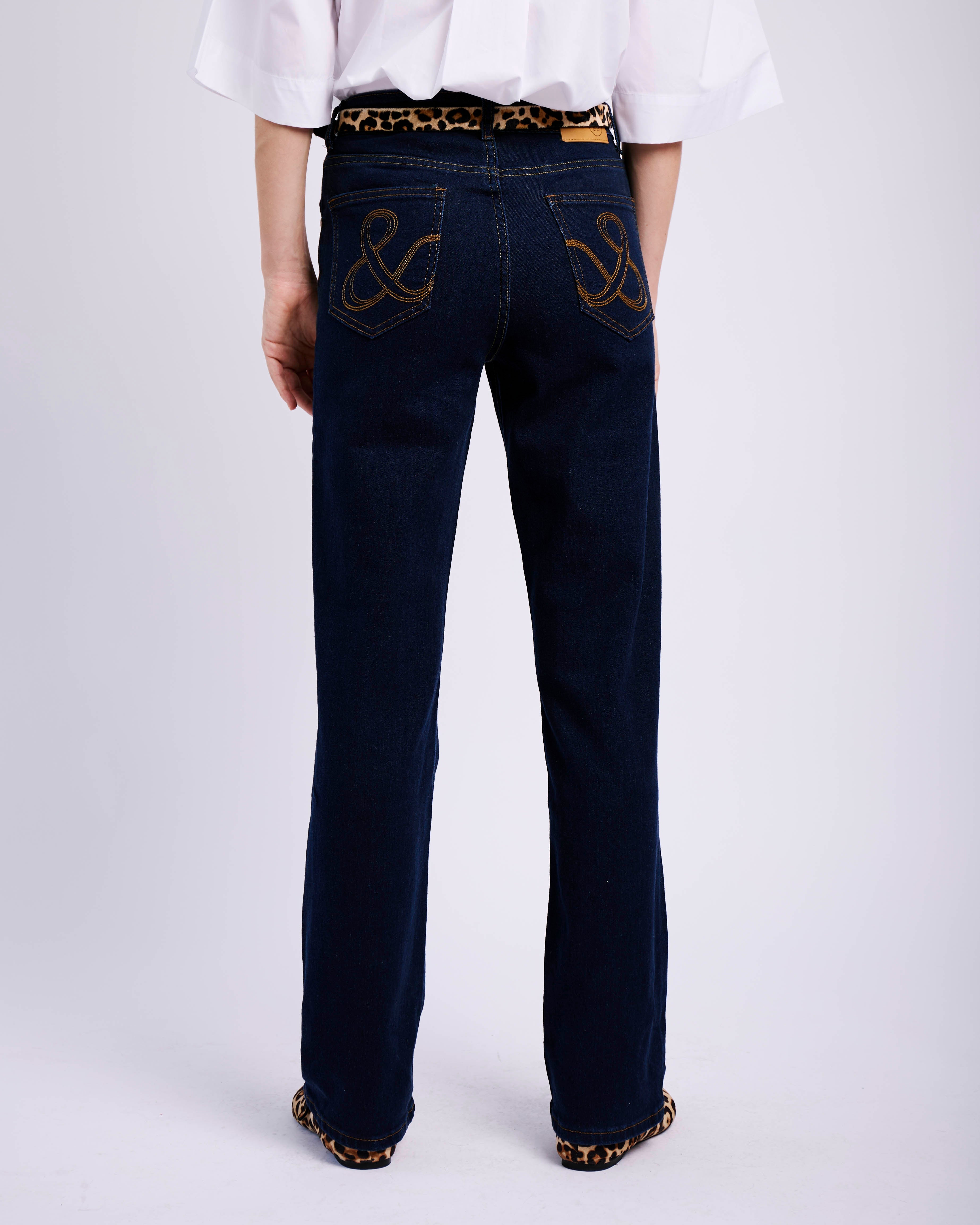 Classic Embroidery Straight Jeans