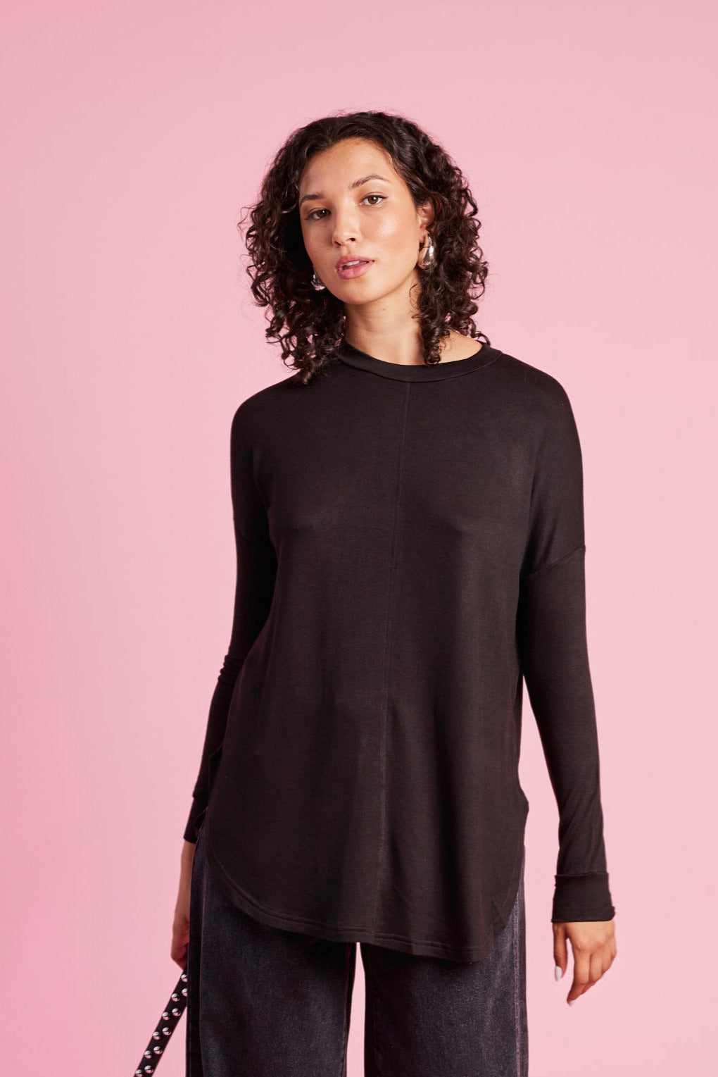 Embroidered Barrel-Leg Black Jeans
