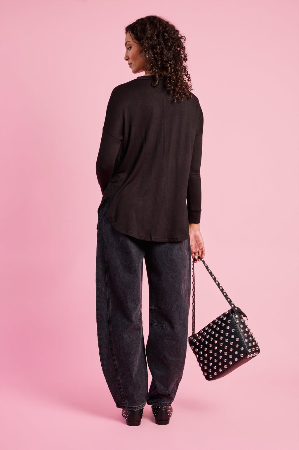 Embroidered Barrel-Leg Black Jeans